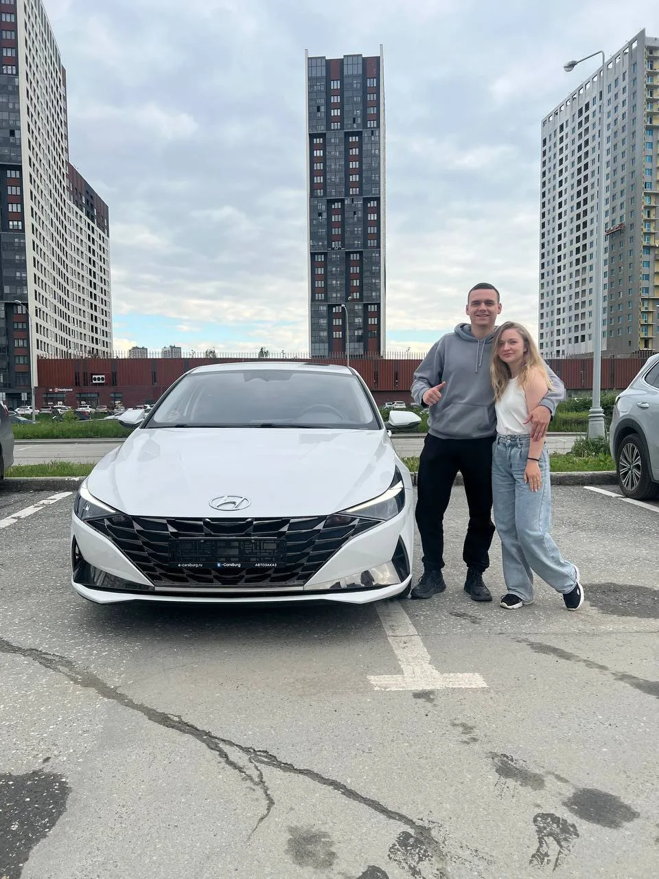 Выдача Hyundai Elantra 2022 года для Степана!

Спасибо за выбор! Комфортного вождения и только прият