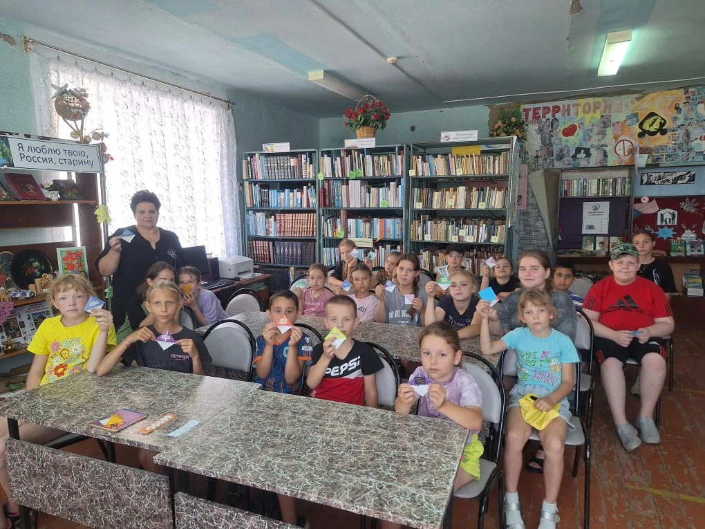 📚🎉 Веселый день в пришкольном лагере! 🏕️⚽

Сегодня дети нашего пришкольного лагеря "Улыбка" прове