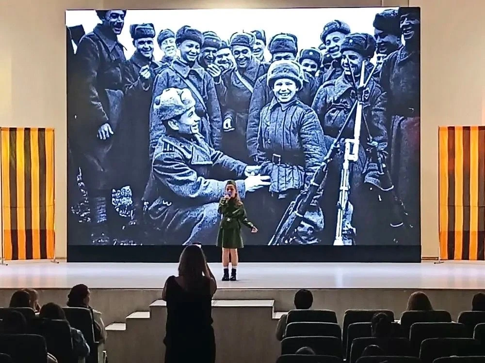 В Курске прошёл гала-концерт участников фестиваля детского творчества «Война. Победа. Память.»  На с