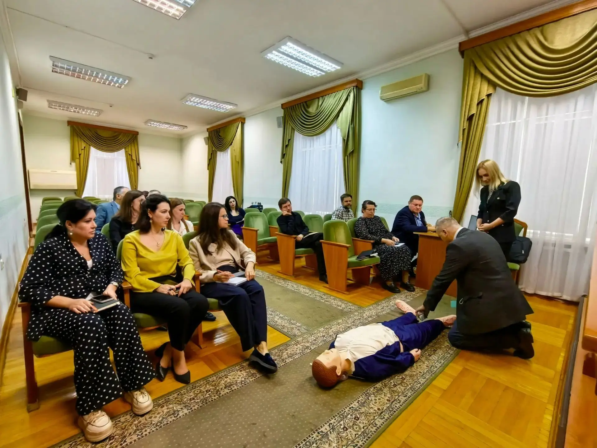 Практикум по охране труда: оказание первой помощи