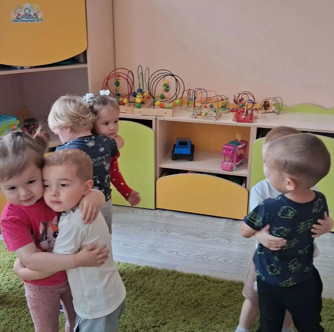 🌸 30 июля — День дружбы
Ясельная группа
Сегодня у наших малышей прошёл добрый и весёлый день, посвя
