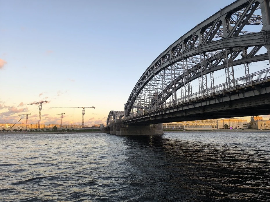 В Петербурге уровень воды в Неве достиг максимума за год — 122 см зафиксировали над нул...