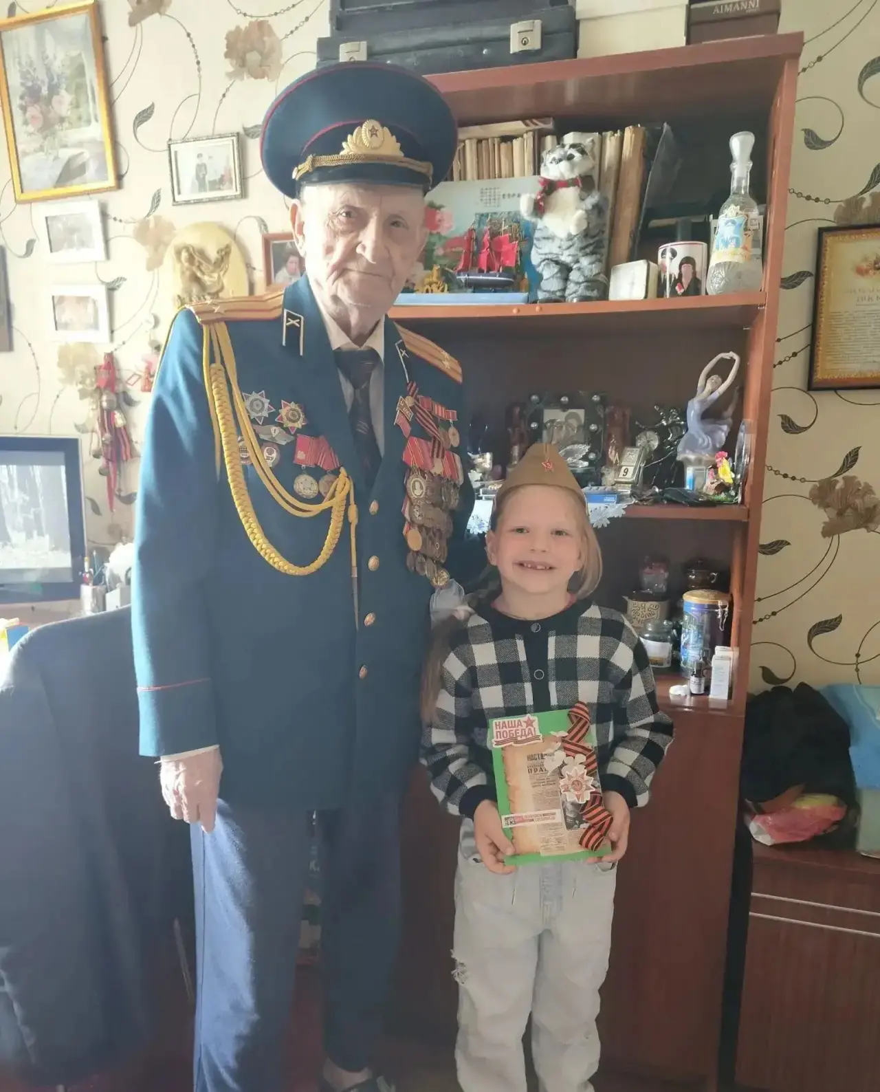 Праздник позади, но мы не можем не показать вам кадры, как наши орлята дошколята вручал...