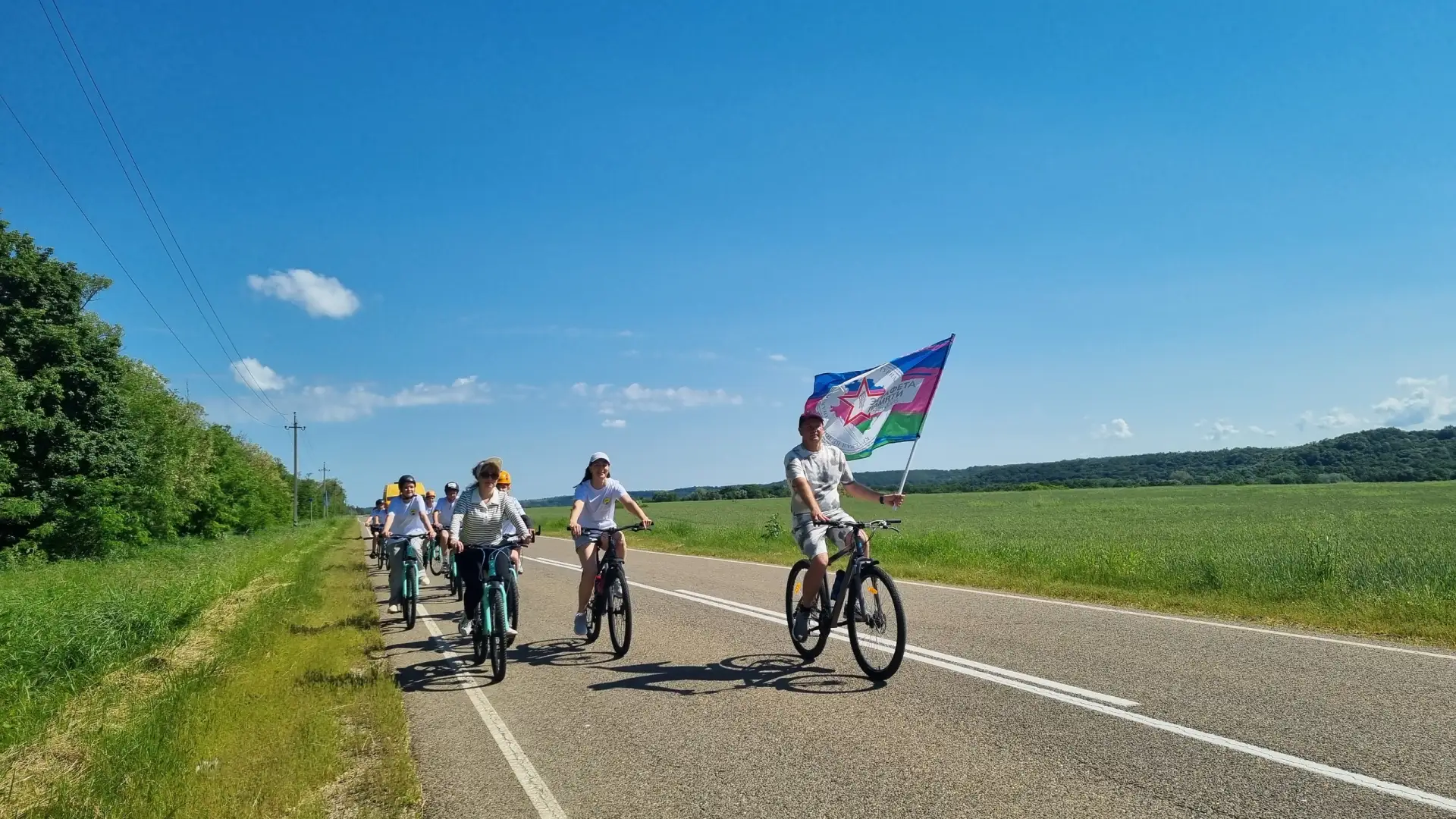 ЭСТАФЕТА ПАМЯТИ

7 июня состоялась передача «Эстафеты памяти». Мостовский район принял патриотическу
