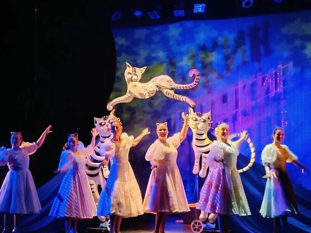 "ВНЕШКОЛЬНЫЕ МЕРОПРИЯТИЯ"🎭🏛🎬🎪  24 апреля в начальной школе был день театра. Ребята 1-А (кл.рук. Суга