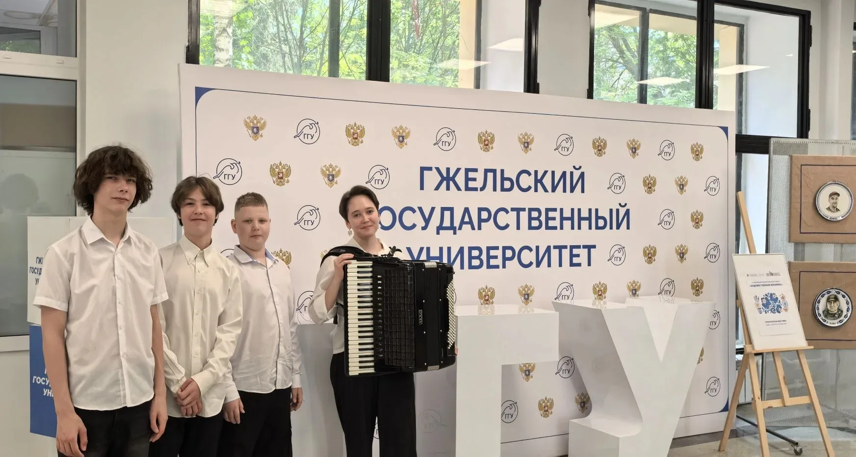20 мая наши учащиеся участвовали  в торжественном открытии Международной выставки худож...