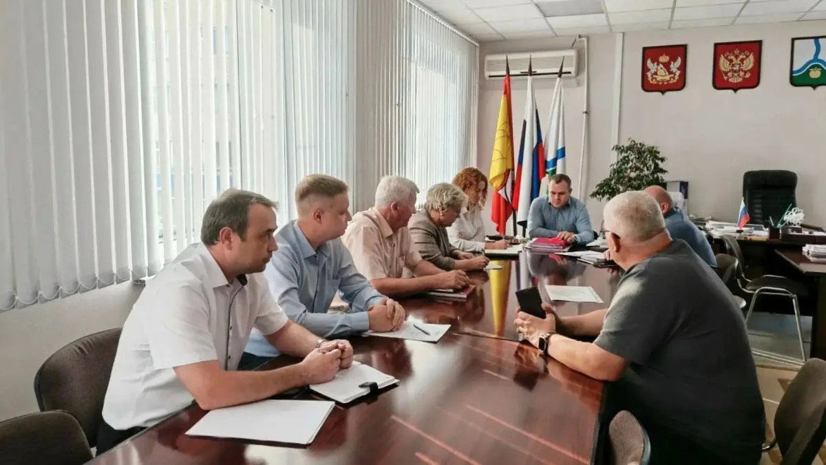 🚗 У железнодорожной станции в Россоши упорядочат парковку.