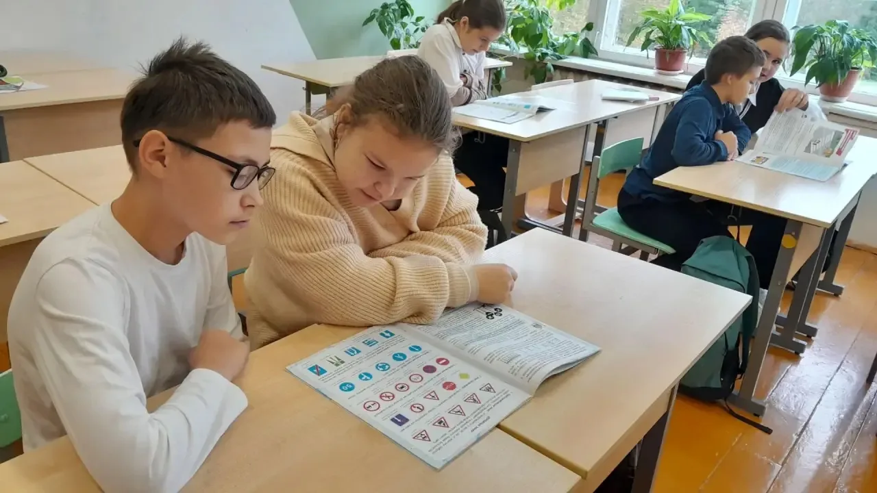 🚨 Полезные гости в нашей школе: Единый день ПДД!