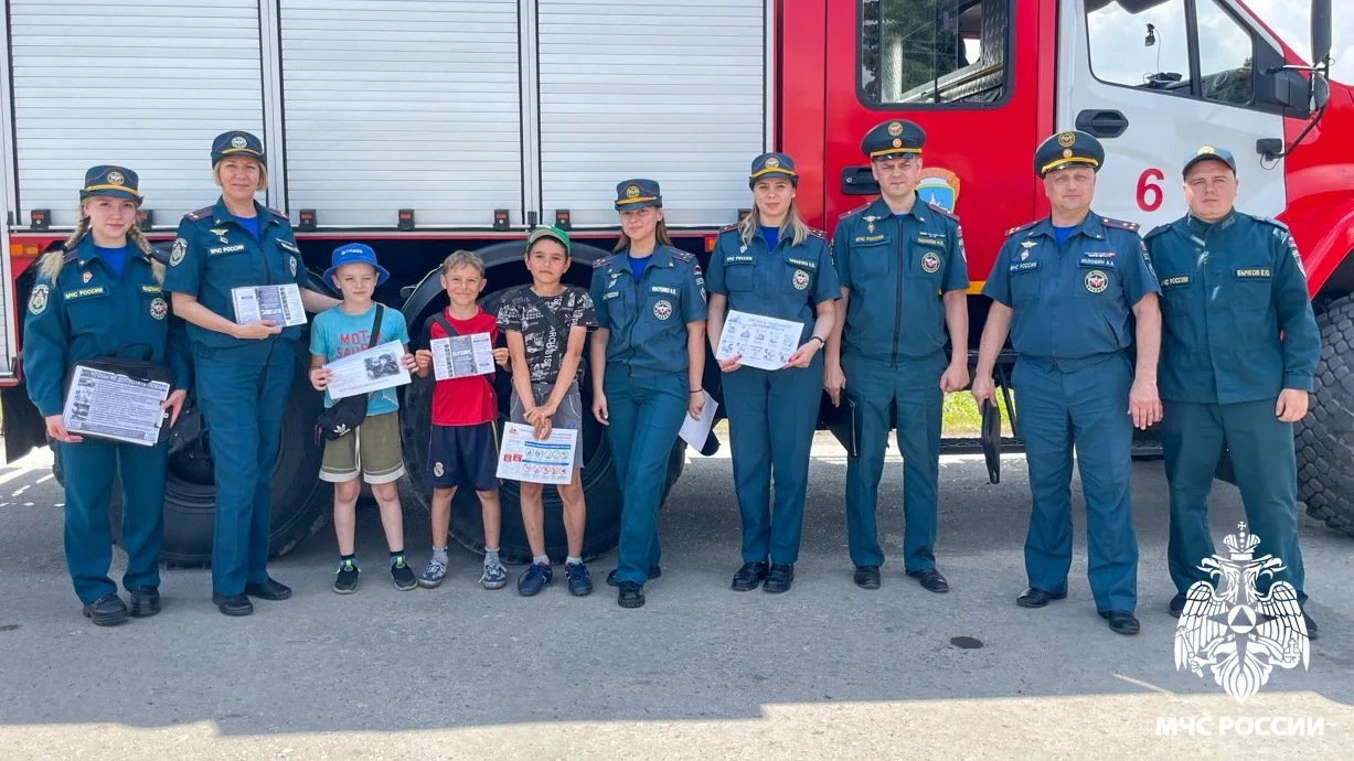 Безопасность детей — в приоритете!

👨🏽‍🚒 Сотрудники МЧС России совместно с представителями органо