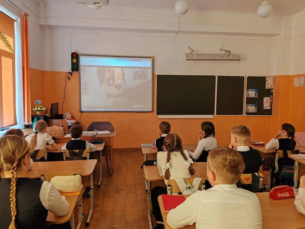 РАЗГОВОРЫ О ВАЖНОМ ПРО ЦЕННОСТИ, КОТОРЫЕ ОБЪЕДИНЯЮТ🤝✨   ✅💫 Сегодня на "Разговоре о важном" обучающие