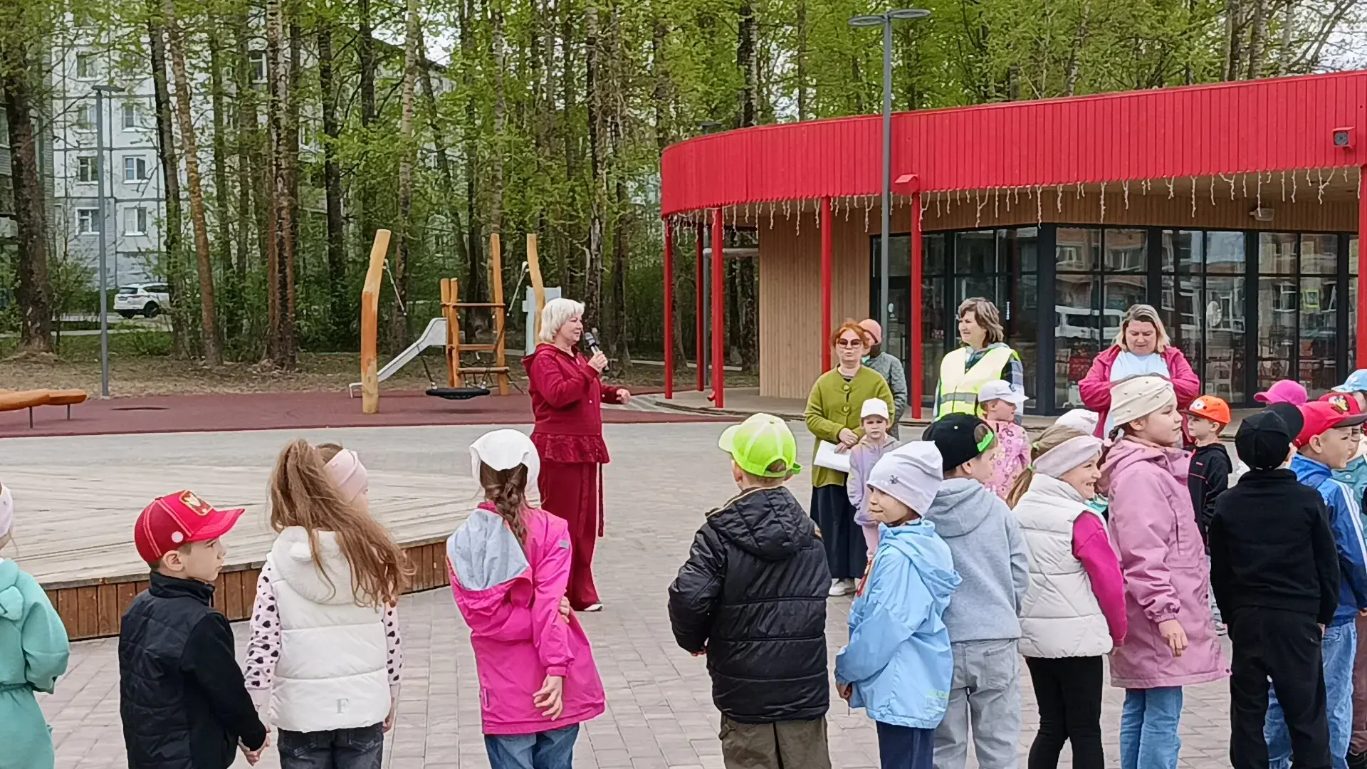 На старт, внимание... Поздравляем! 🏃‍♂️🎉