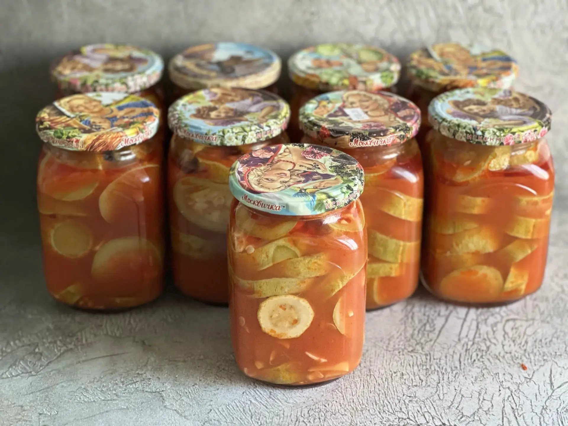 сегодня хочу поделиться с вами рецептом вкусненьких кабачков)