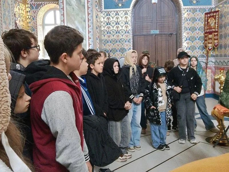 🛡 День в «Патриоте»: память, мужество и помощь бойцам 🕯  23 апреля ученики 6 «Ж» класса провели врем