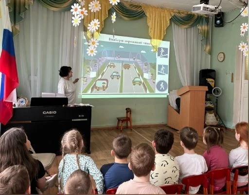 🚦На улице – весна, и все больше времени наши дети проводят на улице. Самое время напомнить ребятам п