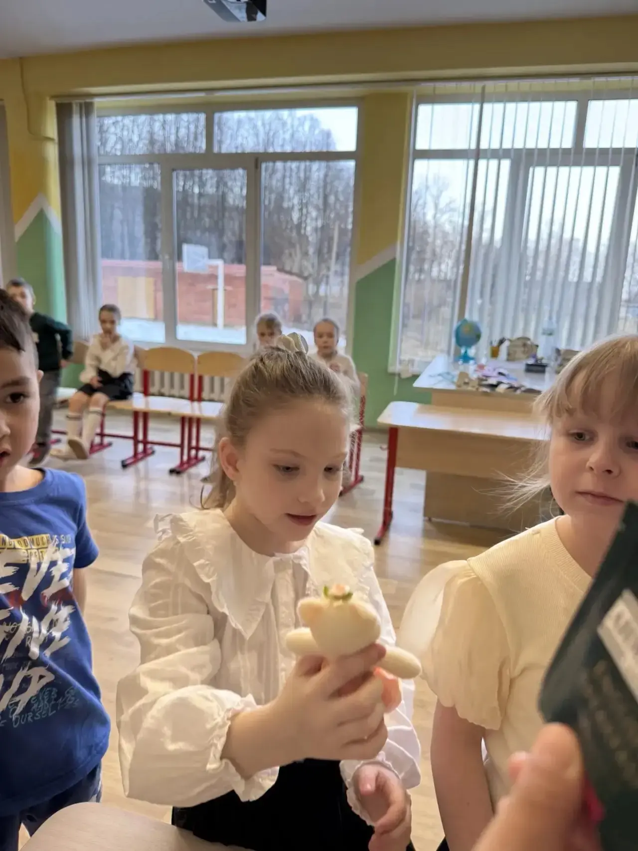Сегодня в нашей школе прошло заключительное занятие «Школы будущего первоклассника». 🎉 Эти несколько