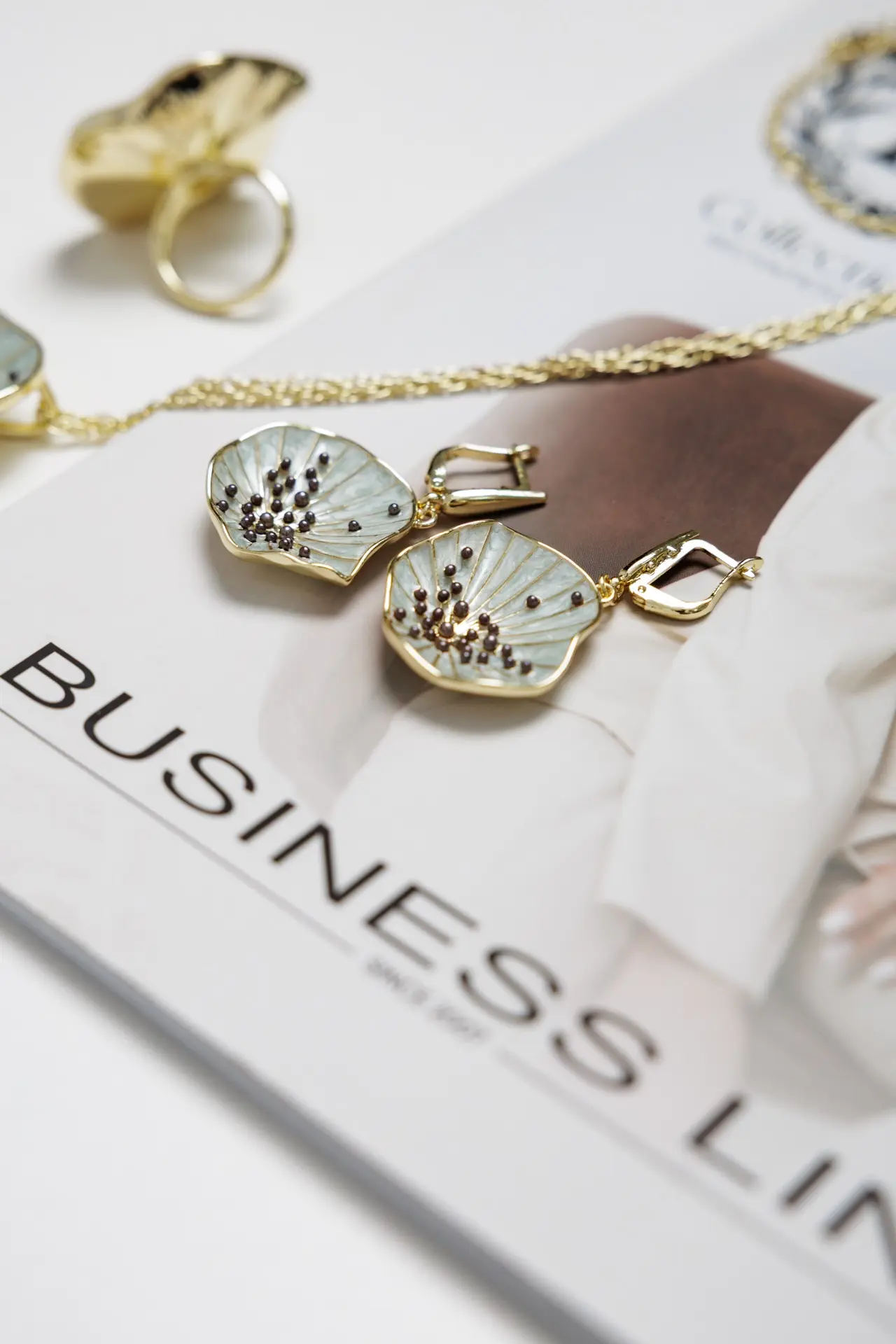 В вашем образе всегда не хватает последнего штриха? Аксессуары от BUSINESS LINE расставит все акцент