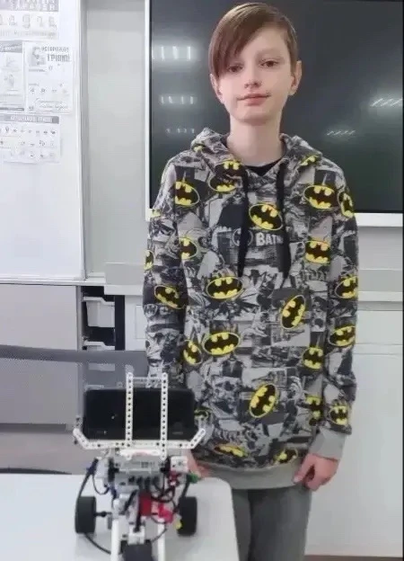 🤖 Успехи кружка "Юные изобретатели"!  С радостью сообщаем, что участники кружка "Юные изобретатели" 