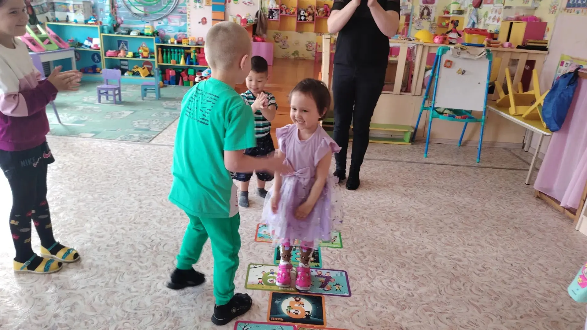 🎉 Сегодня у нас в группе особенный день! 🎉

Сегодня свой день рождения отмечает наша замечательная