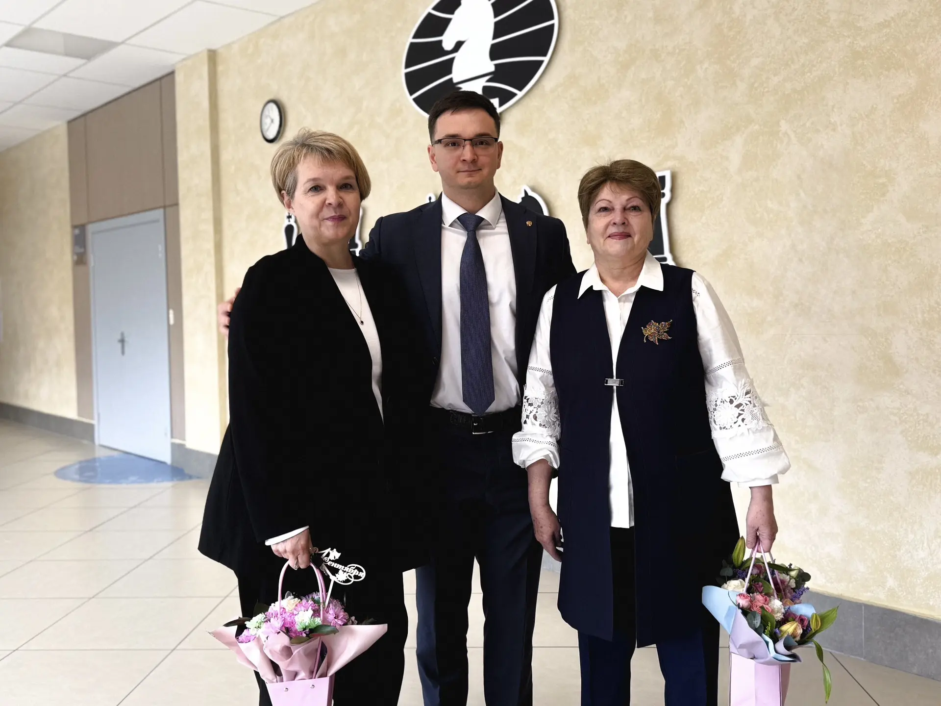 Поздравляю с Днем Знаний! Сегодня снова в школе 🔔