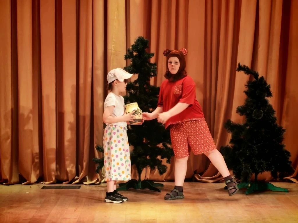 День театра🎭 Сгодня, 22 мая, для ребят начальной школы самые маленькие актеры театральной студии "Лу