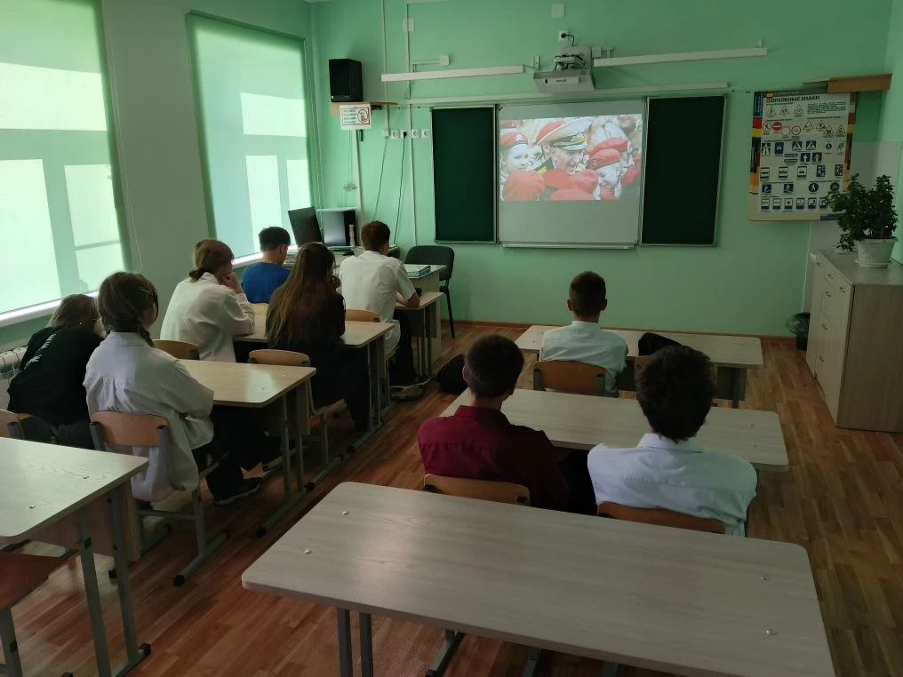 ✨ Итоги учебного года: наши общие ценности! ✨

Сегодня, 18 мая, мы подвели черту под увлекательным ц