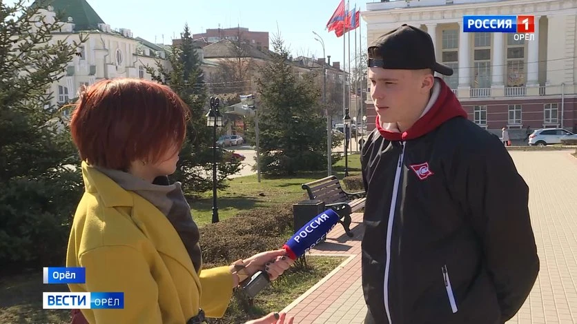🏆 Орловец Александр Никишин завоевал кубок Стэнли

В шести матчах "Каролина" оказалась сильнее "Вег
