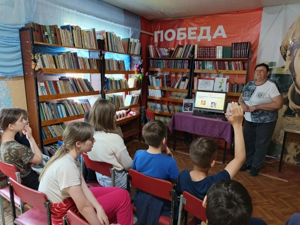 В рамках работы клуба "Солнечные лучики", который активно функционирует при сельской би...
