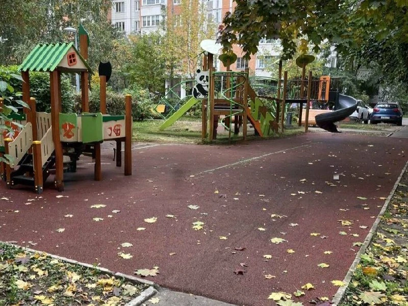 🗑 В Марьино жители просят установить урны во дворе