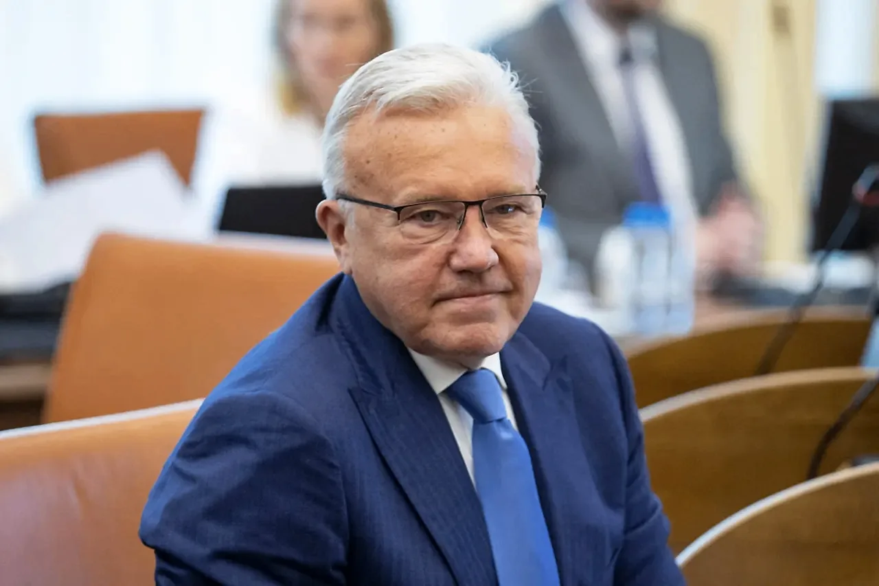 Сенатор и экс-губернатор Красноярского края сообщил о своем решении не участвовать в пр...