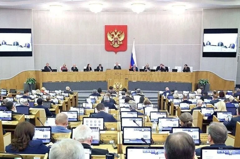 В Госдуме началось завершающее пленарное заседание VIII созыва

В этот день депутаты заслушают высту