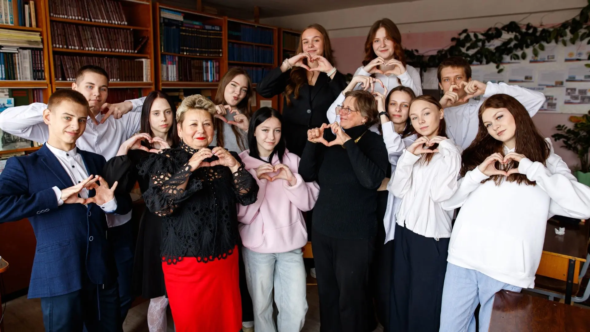 Дорогие мои выпускники, я, как учитель русского языка и литературы, поздравляю вас с успешной сдачей