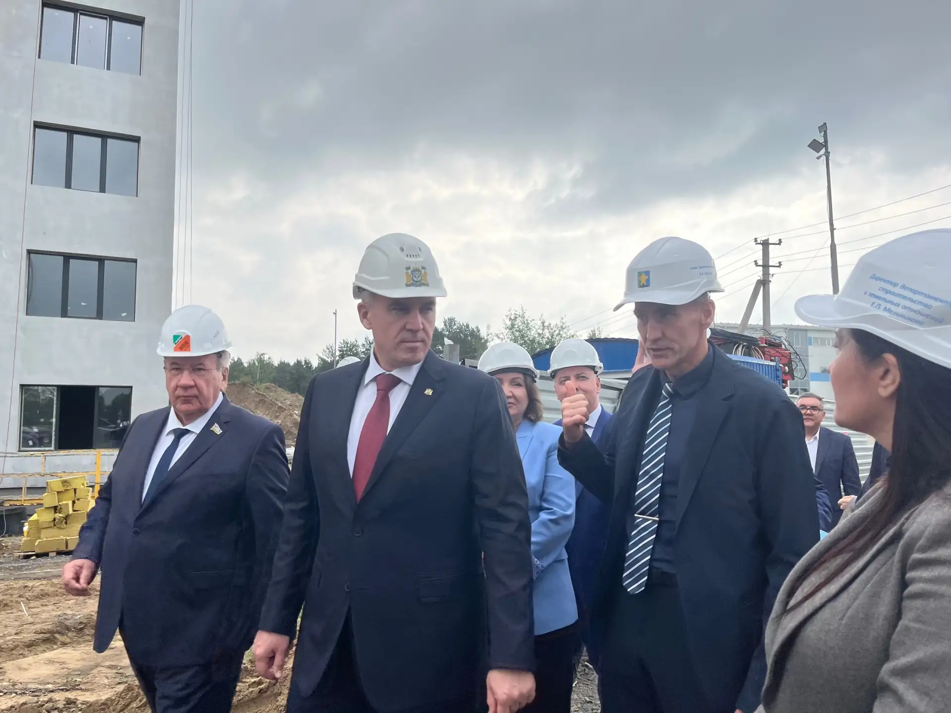 Сегодня в Барсово работал губернатор Югры Руслан Кухарук.