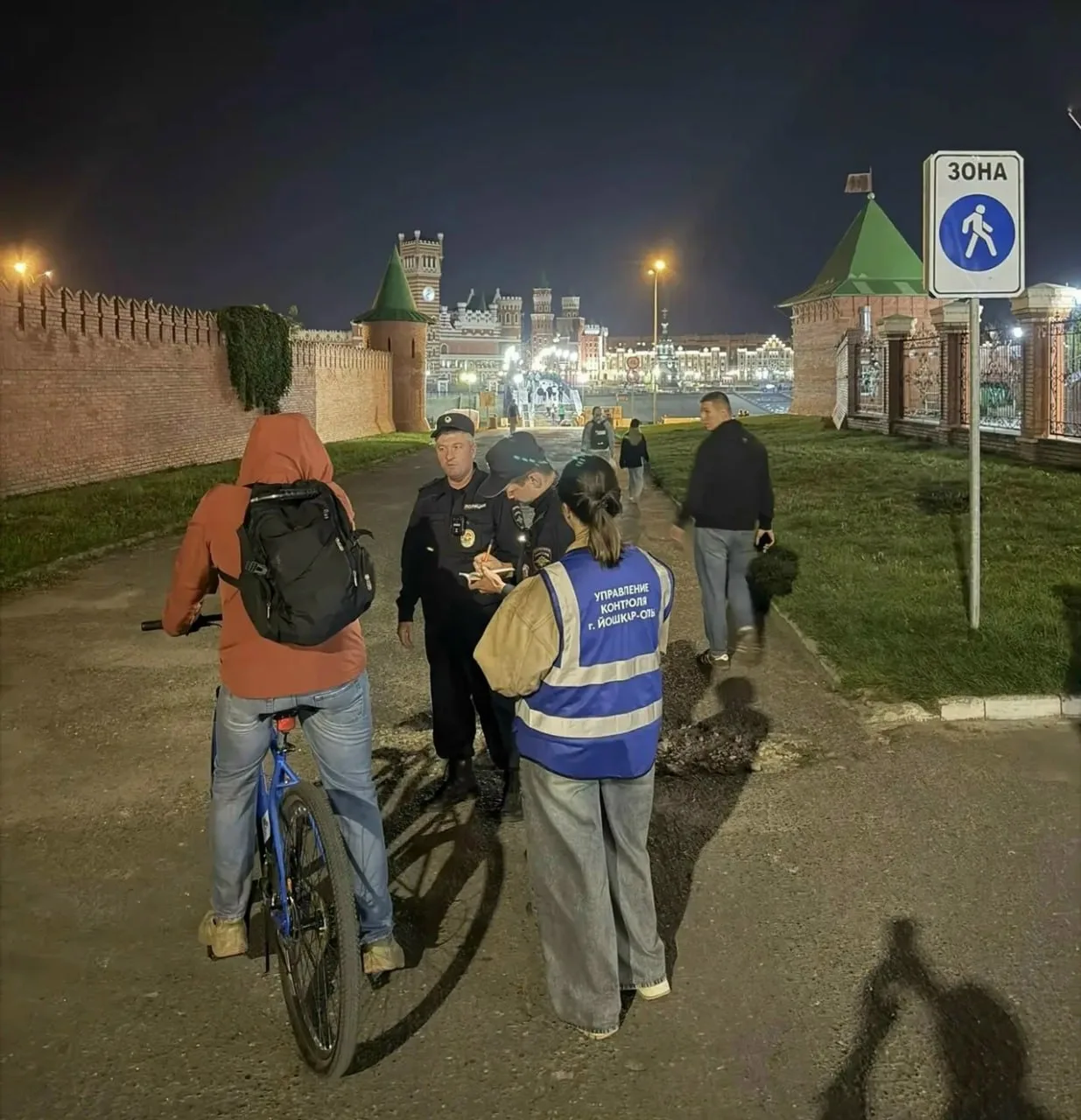 На набережной Йошкар-Олы проходят рейды против нарушителей на велосипедах и самокатах.