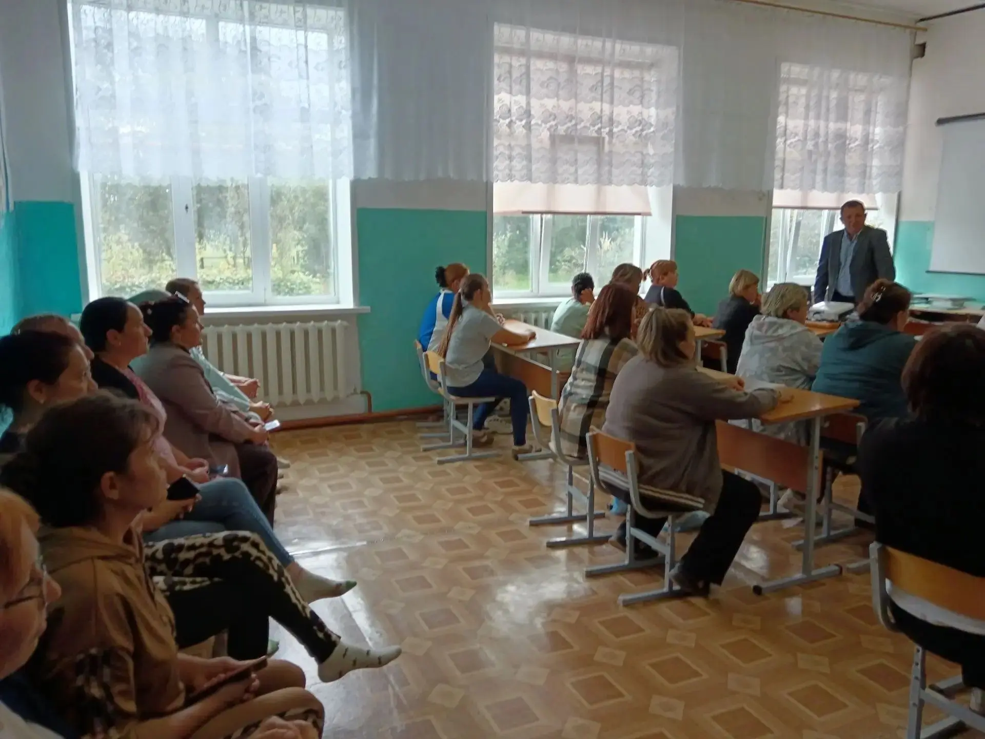 4 сентября в школе состоялось общешкольное родительское собрание . Повестка дня: -  ито...
