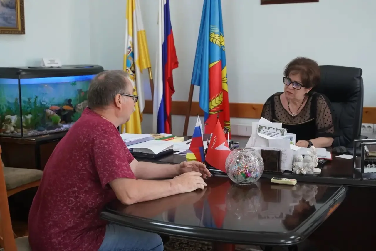 Сегодня провела личный приём граждан в администрации Андроповского округа. 📋

Жители обращались с р