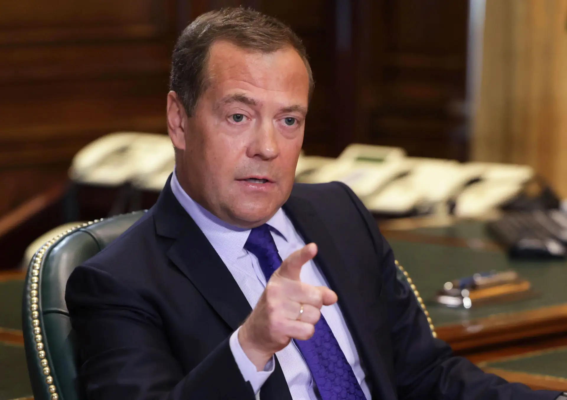 «Завалите хлебало, это пока цветочки»: Медведев ответил ЕС на инцидент с дроном в Румынии

Евроимпот
