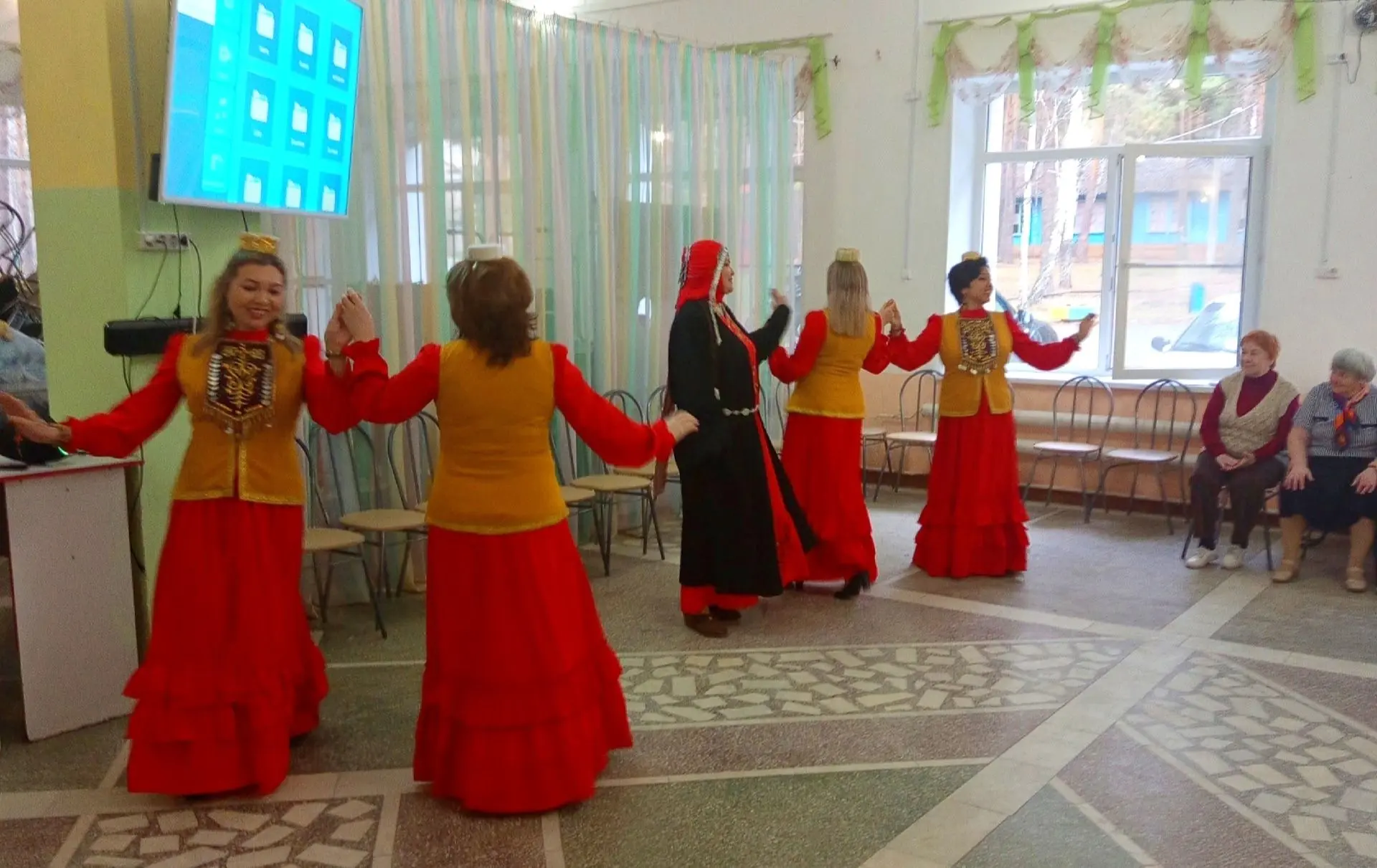 14.04.2026г.
Народный коллектив — вокальная группа «Умырзая» посетил оздоровительный центр "Утёс "с 