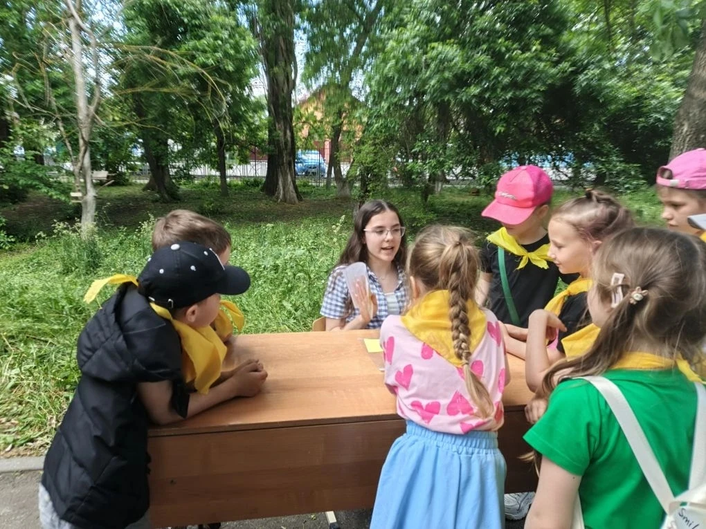 Сегодняшний день в нашем пришкольном оздоровительном лагере "Солнышко" прошёл под знаком великого ру