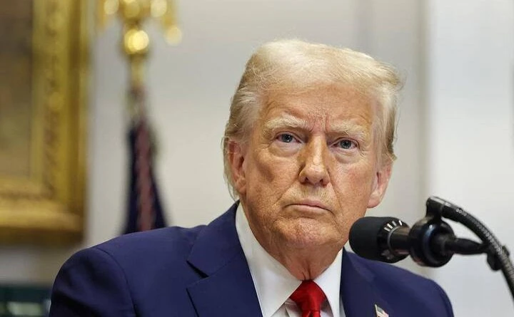 ⚡️Трамп объявил о повышении пошлин для Канады до 50%.