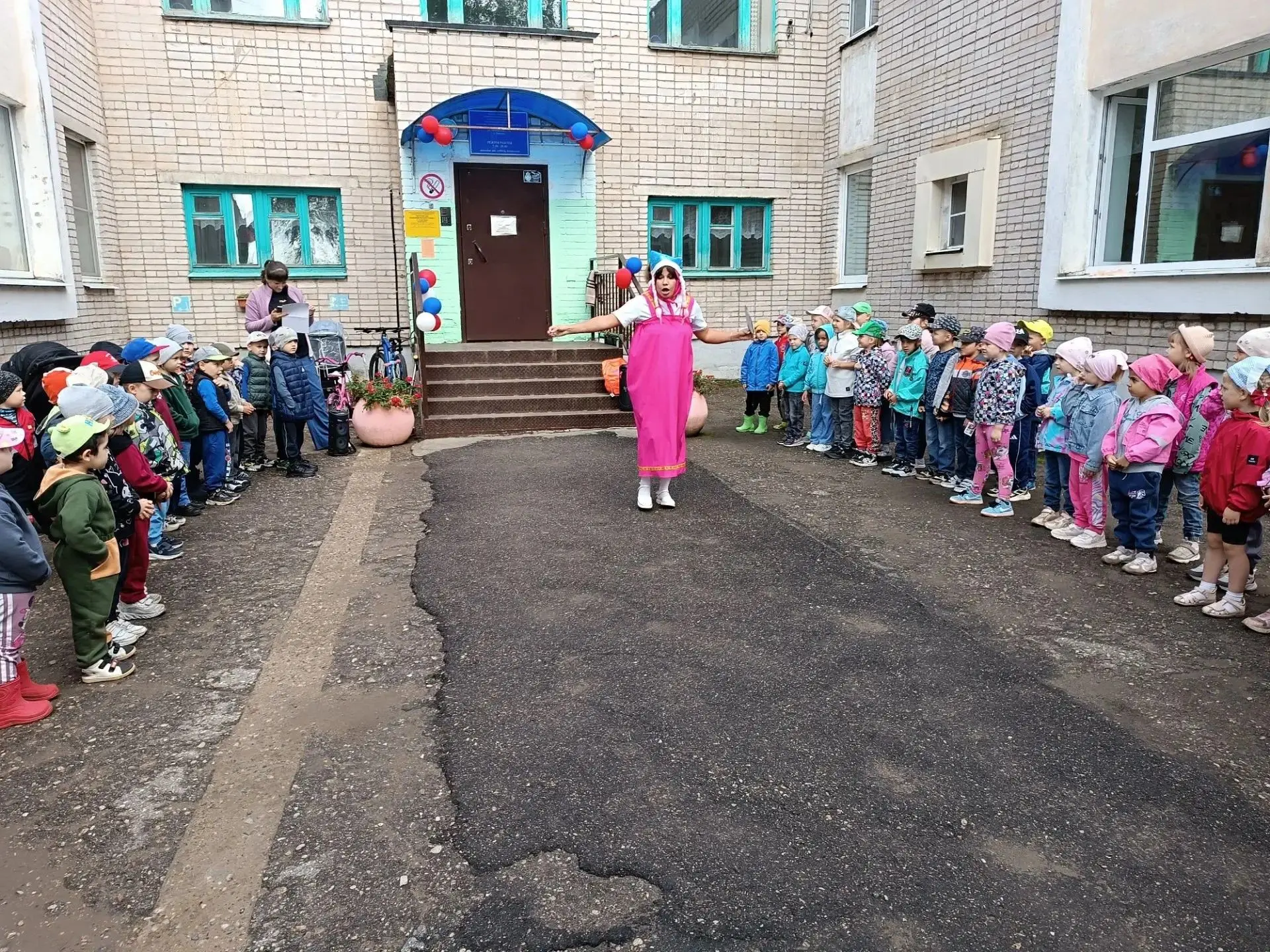 В МАДОУ № 19 п.Панковка состоялся праздник "День знаний с Машей", посвящённый  празднов...