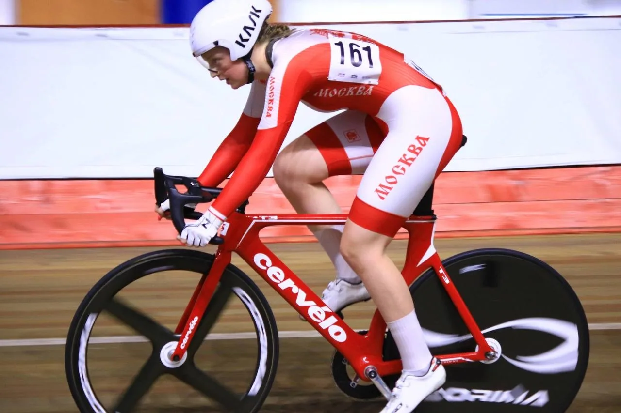 Бронза и серебро первенства России на треке у нашей спортсменки! 🚴‍♂️👏

В Санкт-Петербурге на вело