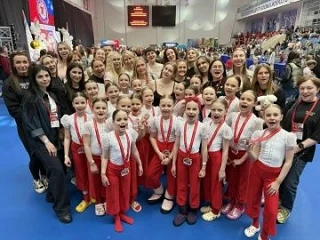 Гордимся лицеистами! Герасимова Анна и Гайдукова Виталина в составе коллектива танцевального простра