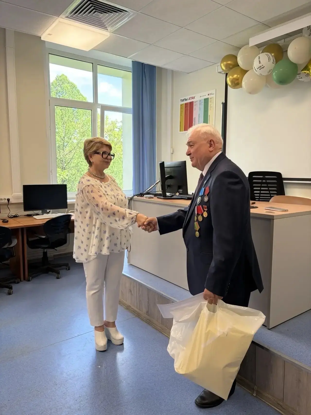 18 мая Николаю Алексеевичу Трусову исполнилось 80 лет. Преподаватели, сотрудники и дире...