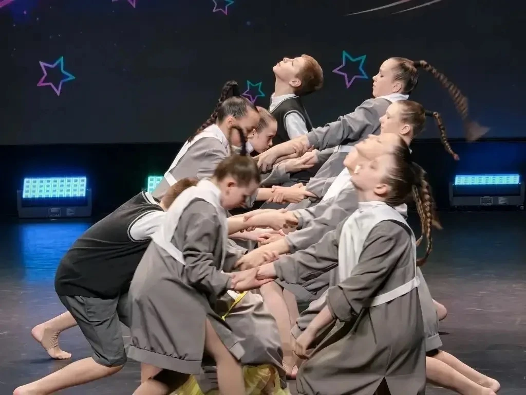 18 апреля в КДЦ «Заречье» состоялся VI ОТКРЫТЫЙ ФЕСТИВАЛЬ-КОНКУРС «ВЕСНА НА ЗАРЕЧНОЙ УЛИЦЕ».  Поздра