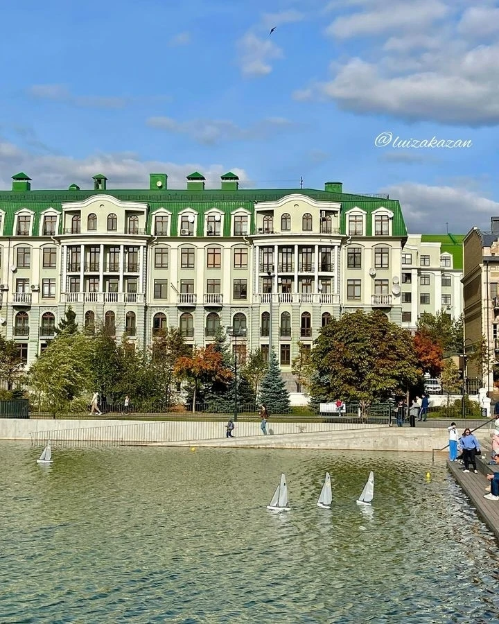 🍂 На Чёрном озере вышли яхты