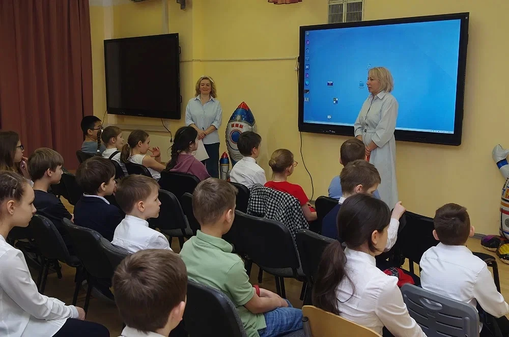 ☑️ Наша школа приняла участие в старте олимпиады «Готов к жизни в умном городе»! В торжественной обс
