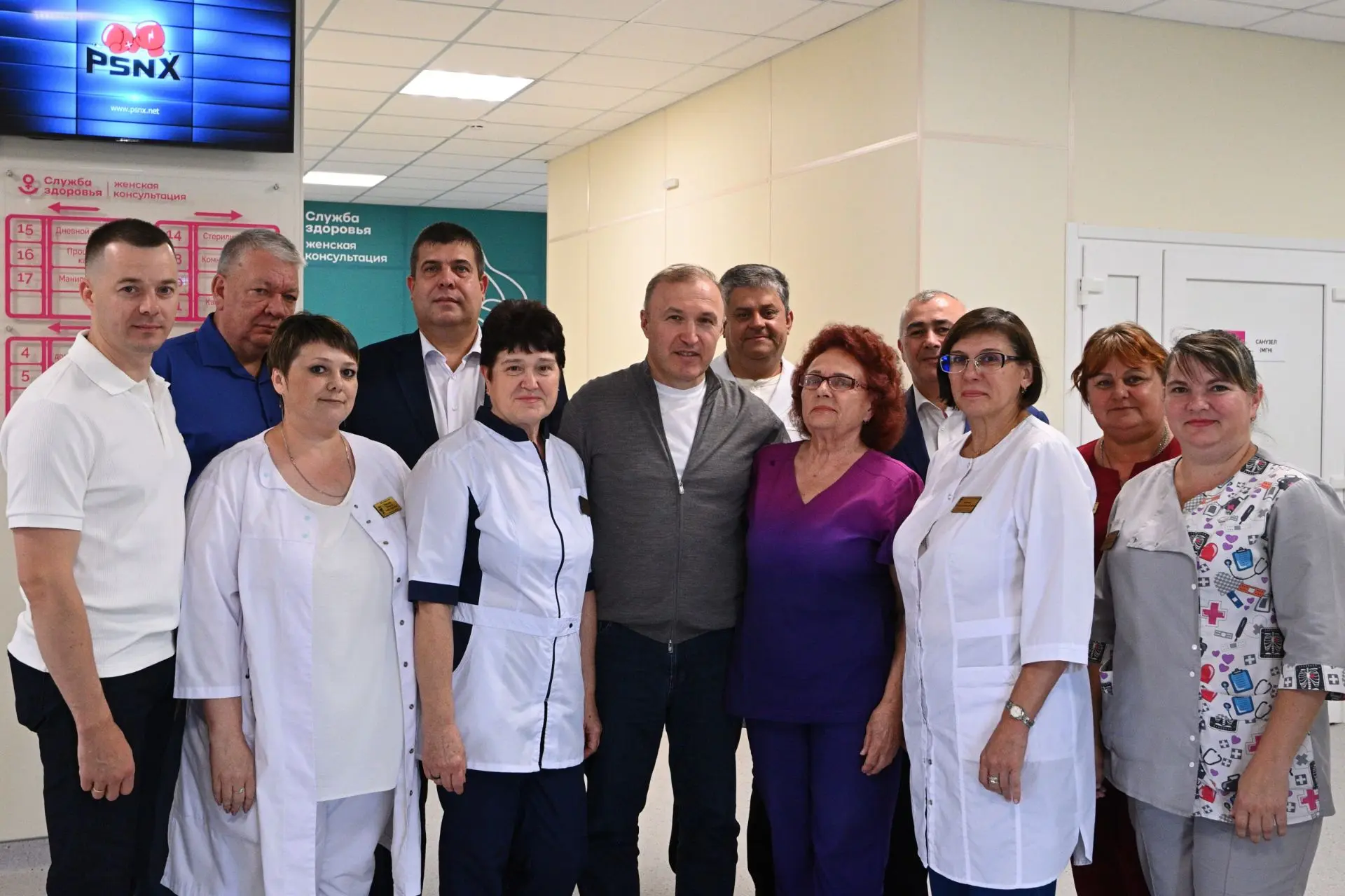 Глава Адыгеи оценил результаты строительства первого модульного здания для женской консультации
 
Бл