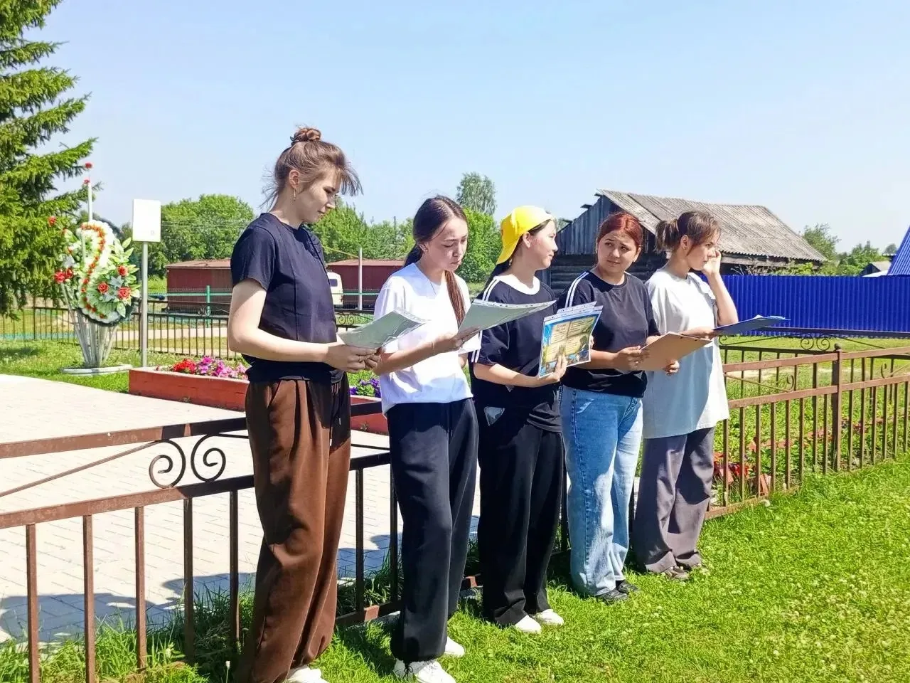 ☀️Сегодняшний день в ЛДП »Остров детства» Староалександровской школы проходил под девизом «Служи Оте