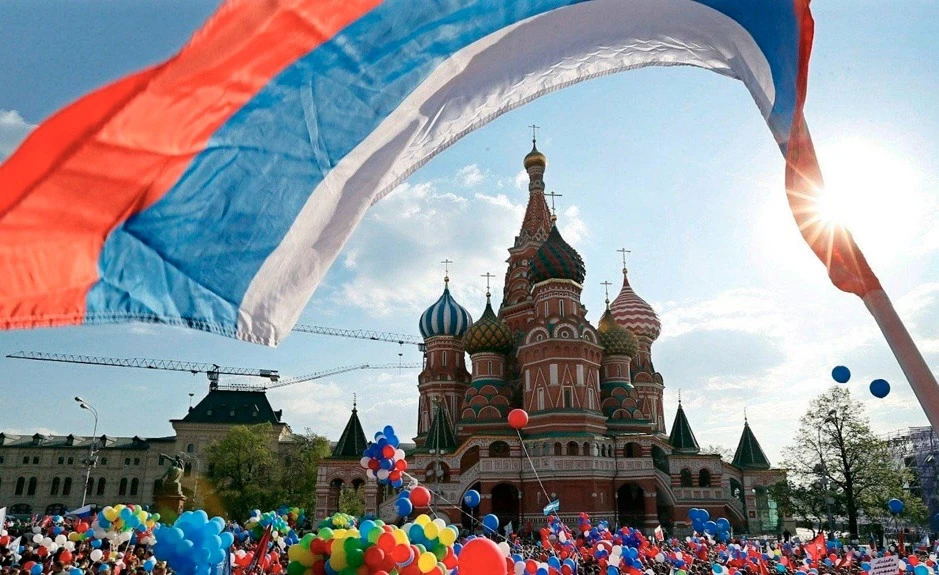 Сегодня мы отмечаем один из главных для нашей страны праздников, олицетворяющий мощь и силу нашей Ве