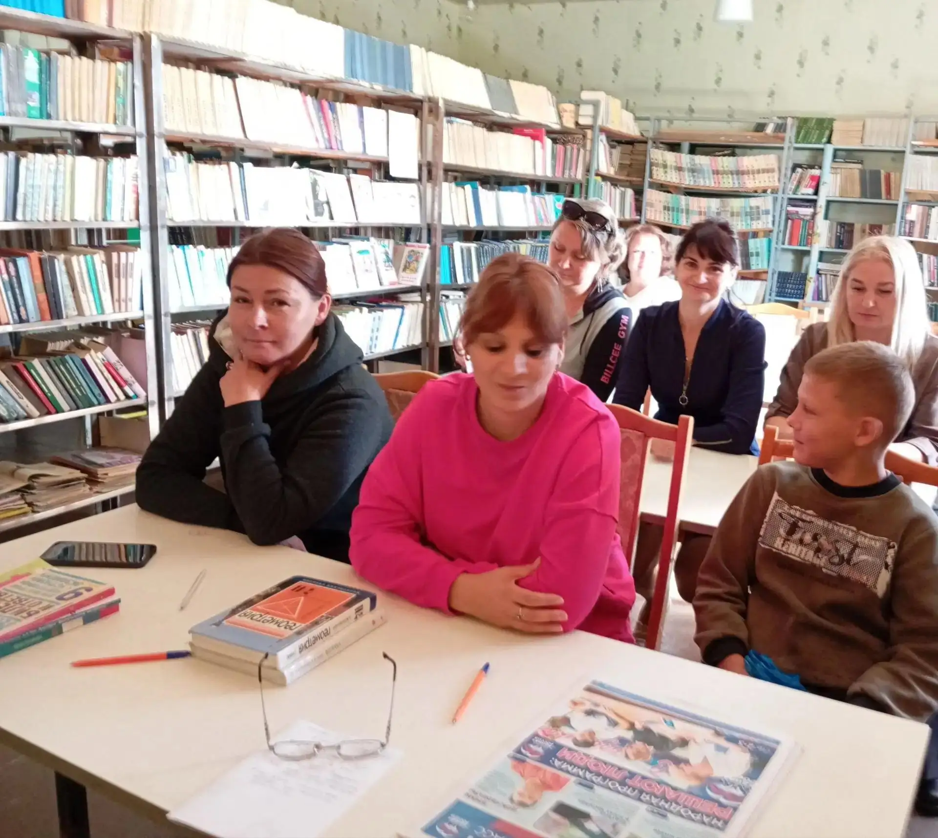 В Светлодарской городской библиотеки в п. Новолуганское, прошёл уникальный День грамотн...